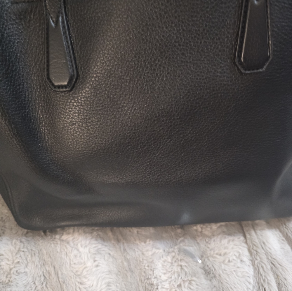 Tory Burch Perry Tote In Black Smooth/ Pebbled Leather. Never Used - Picture 9 of 16